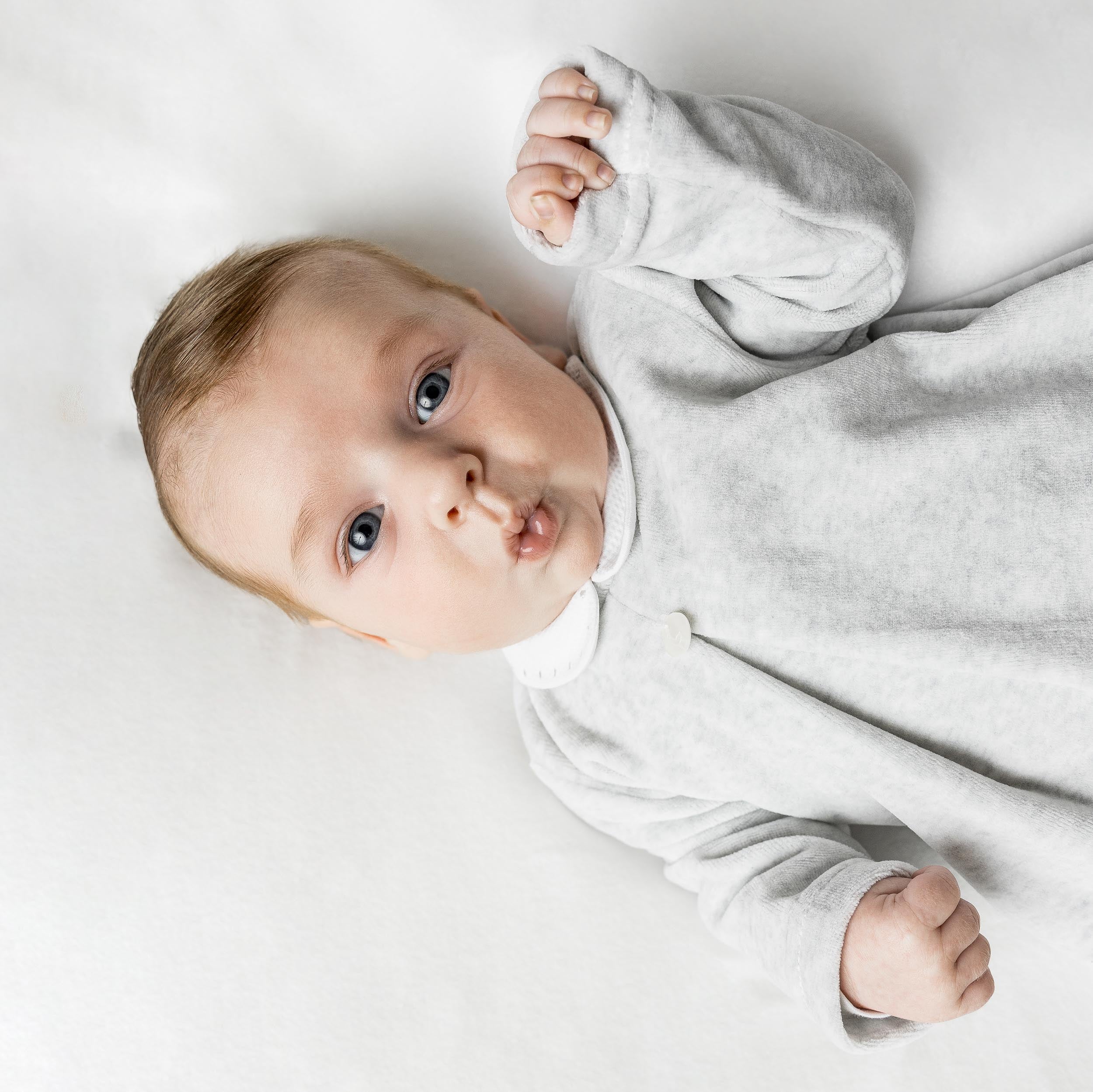 Baby Gi tweedelig grijs babypakje